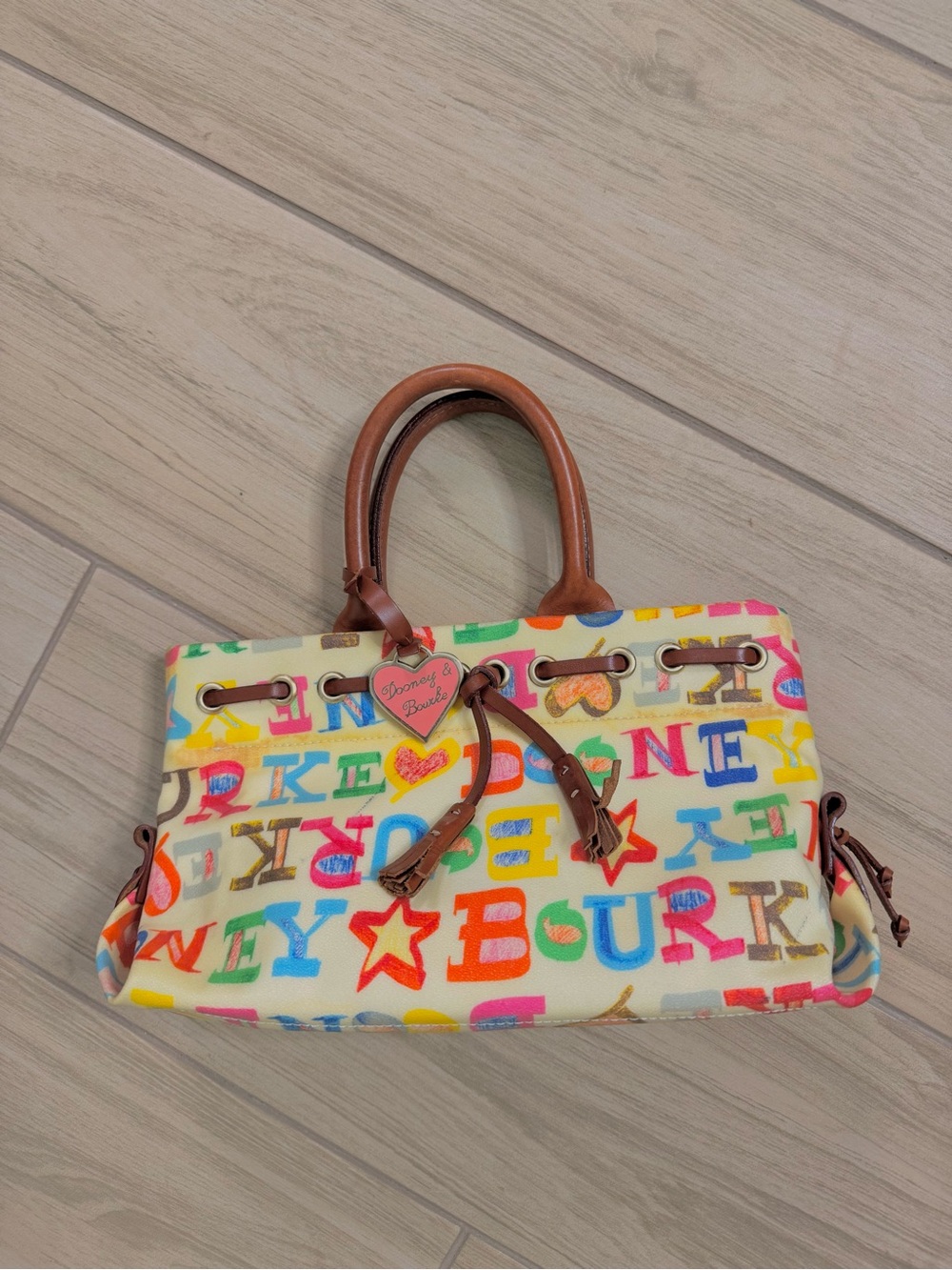 Dooney & Bourke Vintage Doodle Graffiti Barrel BagY2K CreamHeartCharm AUTHENTIC